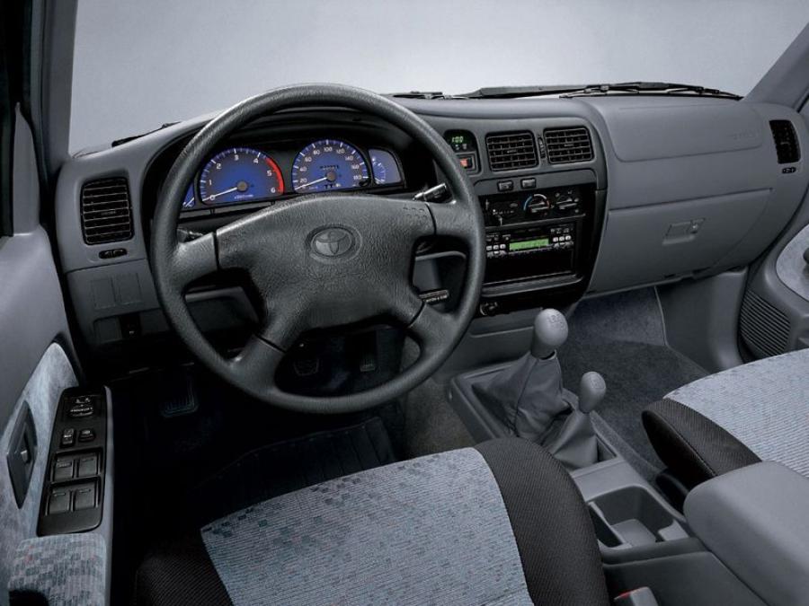  Toyota Hilux Double Cab 1997 года  (фото 6 из 10)